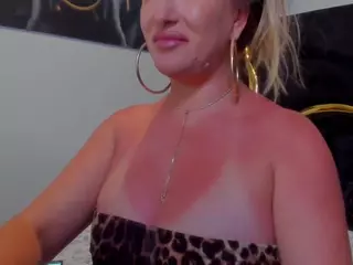 newlisa2018's Live Sex Cam Show