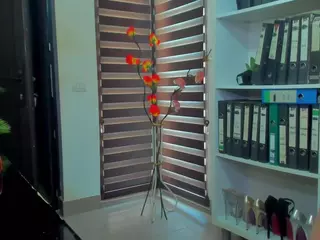 newlisa2018's Live Sex Cam Show