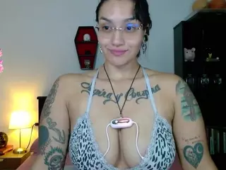 toothyy's Live Sex Cam Show