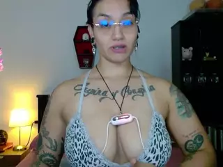 toothyy's Live Sex Cam Show
