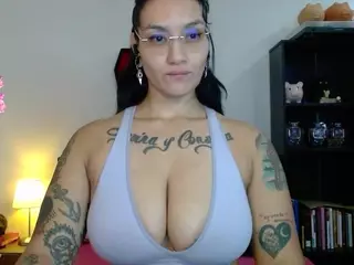toothyy's Live Sex Cam Show
