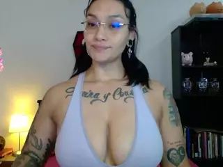 toothyy's Live Sex Cam Show