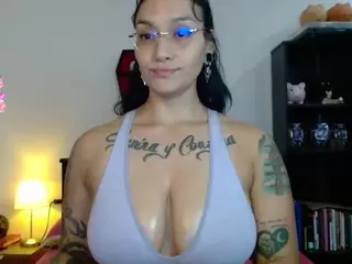 toothyy's Live Sex Cam Show