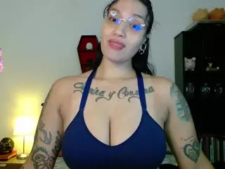 toothyy's Live Sex Cam Show