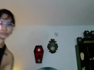 toothyy's Live Sex Cam Show