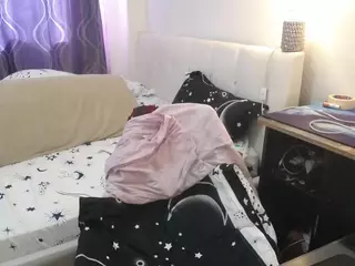 ShyNaughtyy's Live Sex Cam Show
