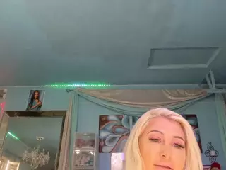 adrianna777's Live Sex Cam Show
