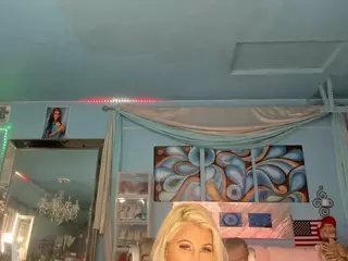 adrianna777's Live Sex Cam Show