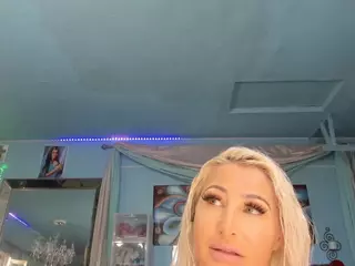 adrianna777's Live Sex Cam Show
