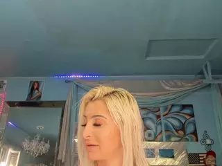 adrianna777's Live Sex Cam Show