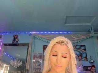 adrianna777's Live Sex Cam Show