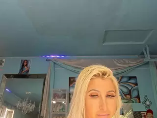 adrianna777's Live Sex Cam Show