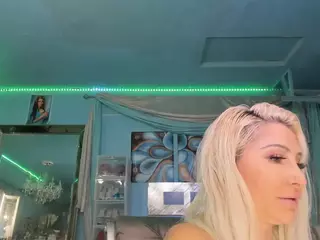 adrianna777's Live Sex Cam Show