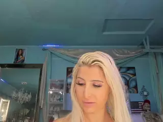 adrianna777's Live Sex Cam Show