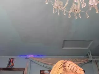 adrianna777's Live Sex Cam Show