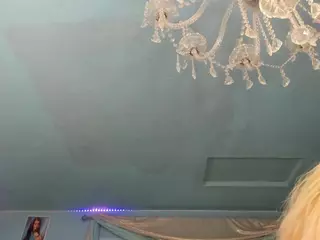 adrianna777's Live Sex Cam Show