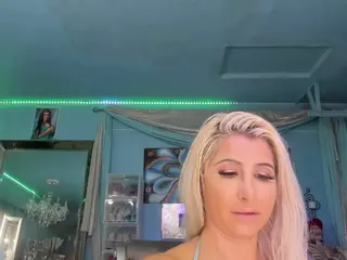 adrianna777's Live Sex Cam Show