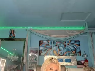 adrianna777's Live Sex Cam Show