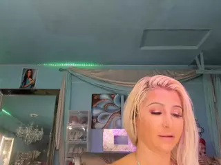 adrianna777's Live Sex Cam Show