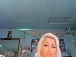 adrianna777's Live Sex Cam Show