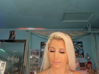 adrianna777's Live Sex Cam Show