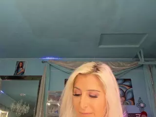 adrianna777's Live Sex Cam Show