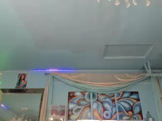 adrianna777's Live Sex Cam Show