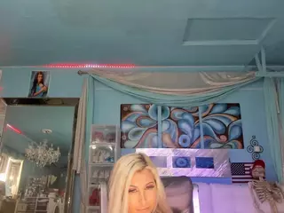 adrianna777's Live Sex Cam Show