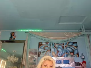 adrianna777's Live Sex Cam Show