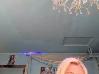 adrianna777's Live Sex Cam Show