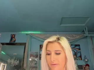 adrianna777's Live Sex Cam Show