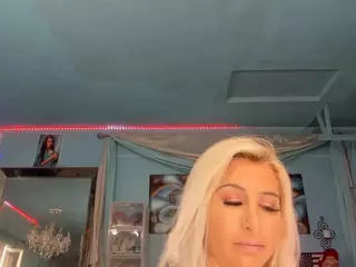 adrianna777's Live Sex Cam Show