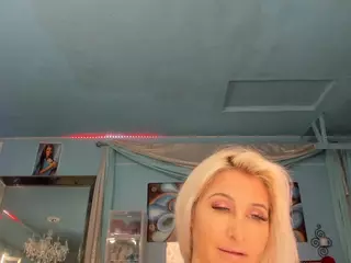 adrianna777's Live Sex Cam Show