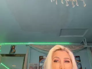 adrianna777's Live Sex Cam Show