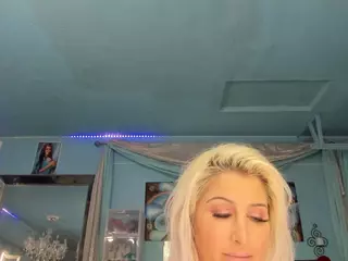 adrianna777's Live Sex Cam Show