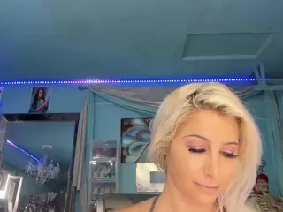 adrianna777's Live Sex Cam Show