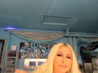 Live cam show with adrianna777