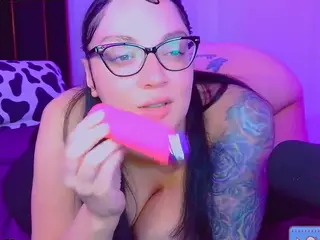 Nelli Brickhouse's Live Sex Cam Show