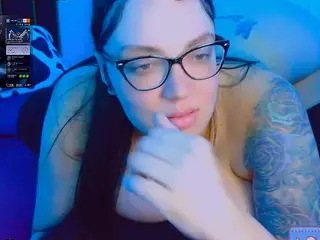 Nelli Brickhouse's Live Sex Cam Show
