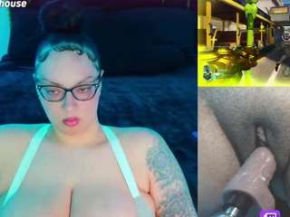 Live cam show with Nelli Brickhouse