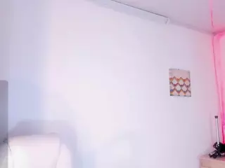 ivynaugthyqueen's Live Sex Cam Show