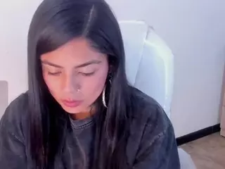 ivynaugthyqueen's Live Sex Cam Show