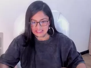 ivynaugthyqueen's Live Sex Cam Show