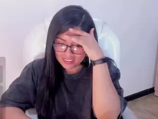 ivynaugthyqueen's Live Sex Cam Show