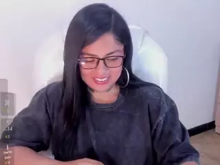 ivynaugthyqueen's Live Sex Cam Show