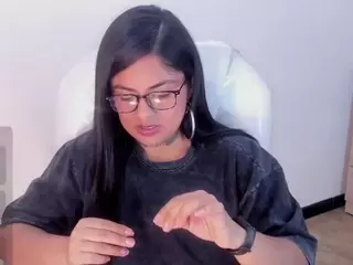 ivynaugthyqueen's Live Sex Cam Show