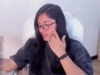 ivynaugthyqueen's Live Sex Cam Show
