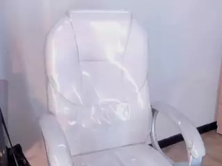 ivynaugthyqueen's Live Sex Cam Show