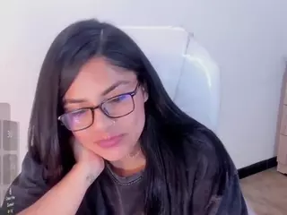 ivynaugthyqueen's Live Sex Cam Show