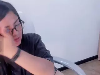 ivynaugthyqueen's Live Sex Cam Show